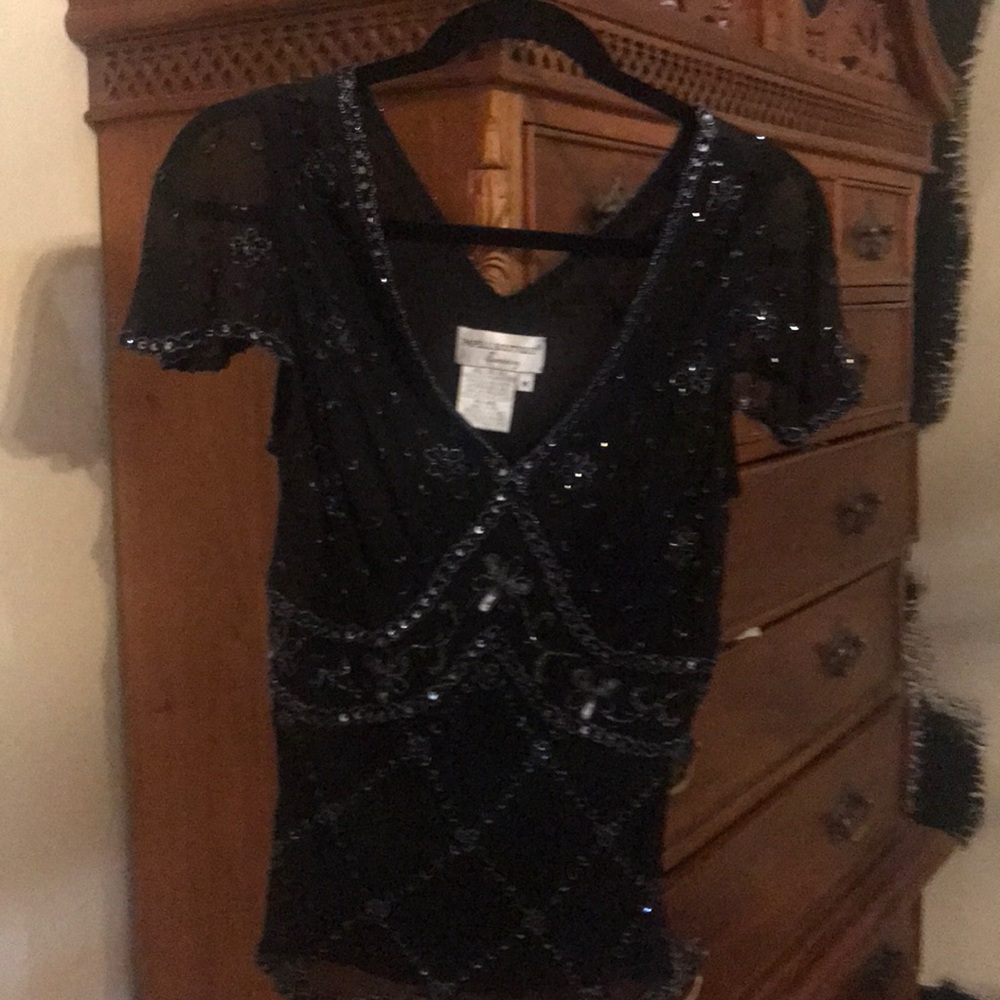 Cocktail sequenced top.